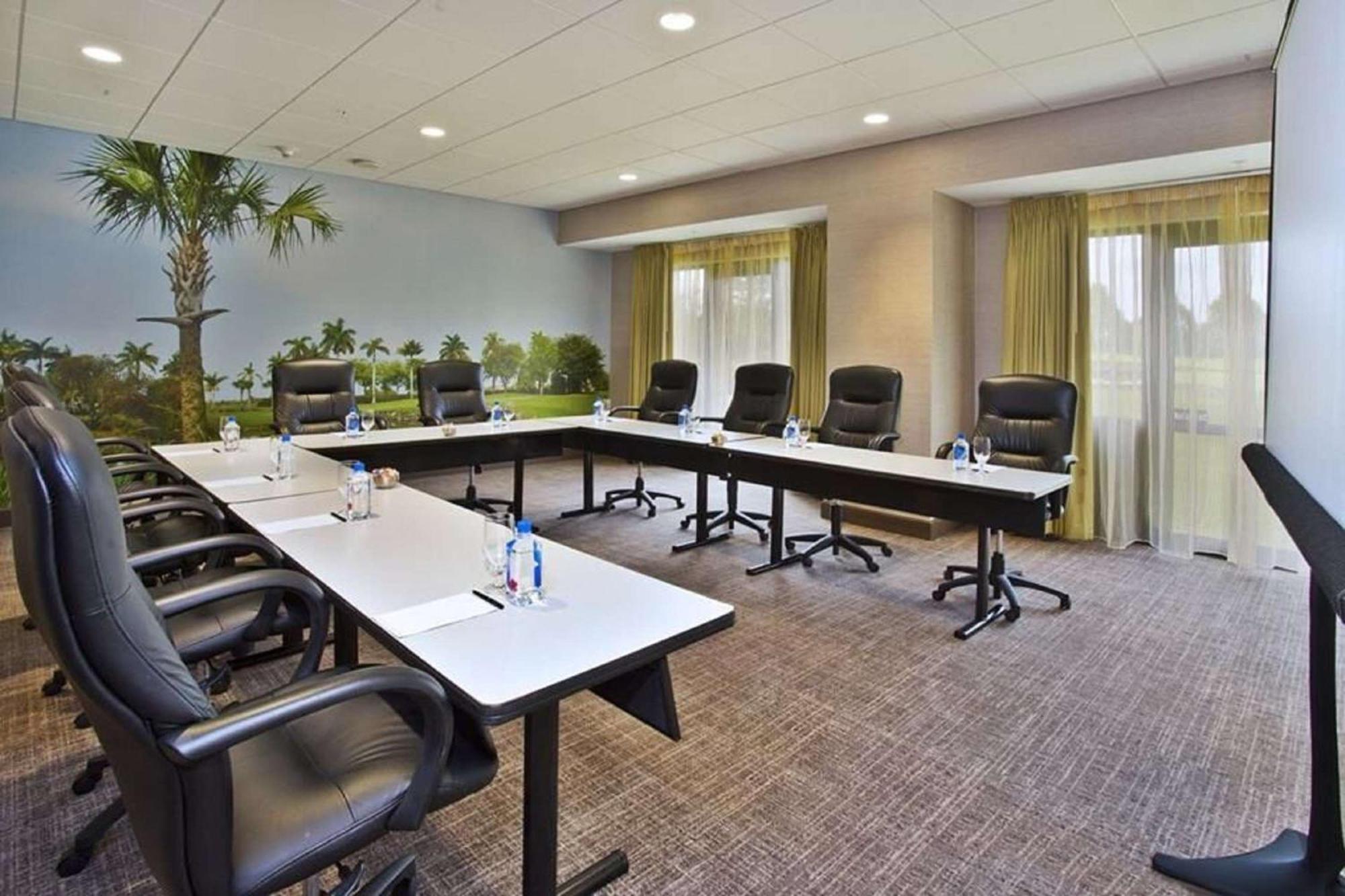 Hilton Chicago Oak Brook Hills Resort & Conference Center מראה חיצוני תמונה